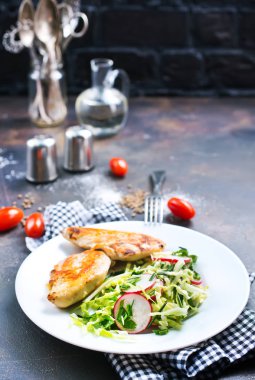 salata Izgara tavuk göğsü, diyet gıda ile