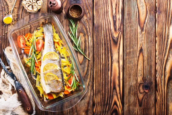 Gebackener Fisch Mit Gemüse Backblech — Stockfoto