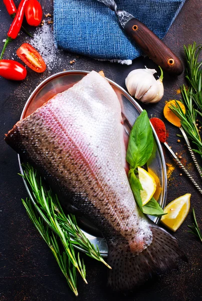 Peixe Salmão Cru Com Sal Ingredientes — Fotografia de Stock