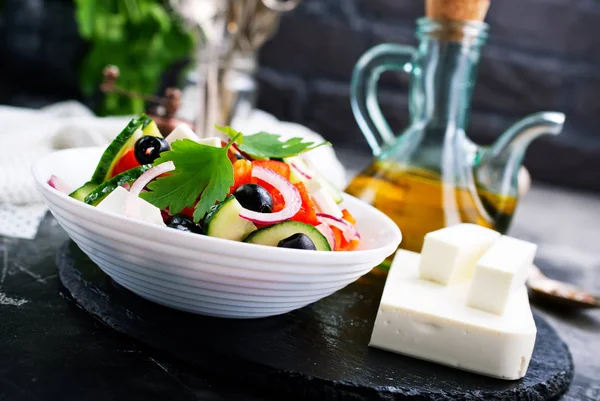 Növényi Saláta Tál Görög Saláta Friss Saláta Feta Sajttal Szelektív — Stock Fotó