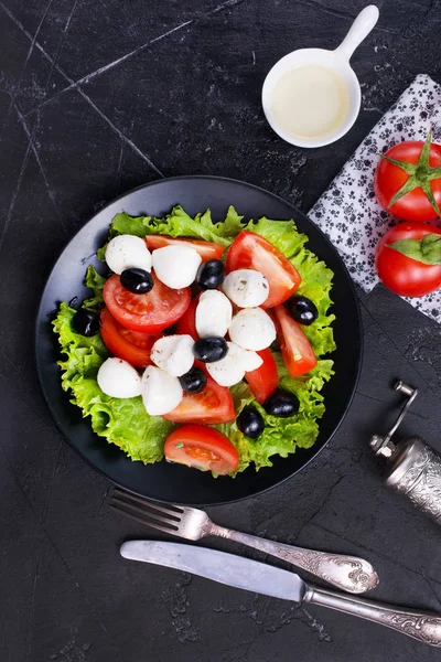 Plaka Yunan Salatası Beyaz Peynir Üstten Görünüm Taze Salata Sebze — Stok fotoğraf