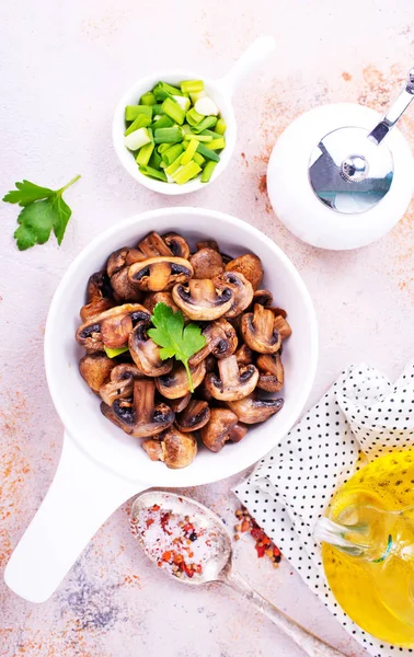 Piatto Vegano Funghi Fritti Cipolla Nella Padella Cucina Europea — Foto Stock