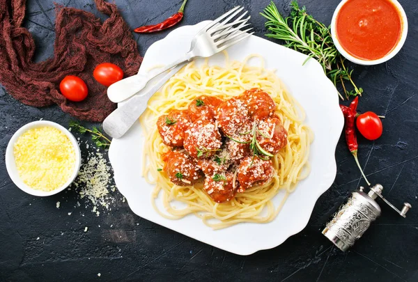 Espaguete Cozido Com Almôndegas Molho Tomate — Fotografia de Stock