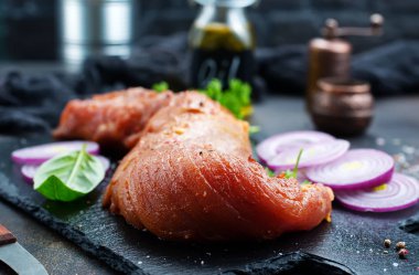 atış Marine çiğ et soğan gemide ile kapatmak