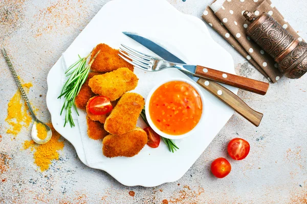 Vista Superior Nuggets Pollo Con Salsa Servida Plato —  Fotos de Stock