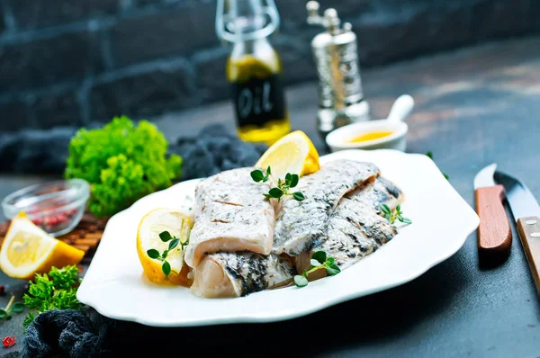 Primo Piano Colpo Filetto Pesce Vapore Con Erbe Limone — Foto Stock