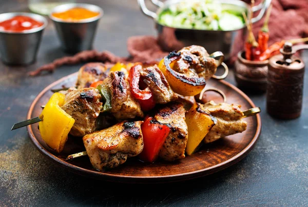 Carne Fresca Kebab Com Legumes Sazonais — Fotografia de Stock