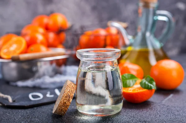 Tangerine Oil Glass Bottle Fresh Tangerines Table — Stock Photo, Image