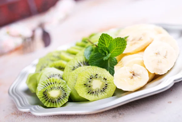 Kiwi Plátano Plato Frutas Frescas —  Fotos de Stock