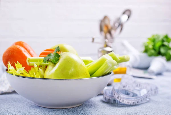 Ingredientes Para Salada Dieta Maçãs Aipo Cenouras Frescas — Fotografia de Stock