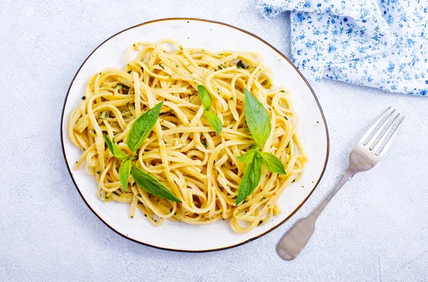 Macarrão Com Pesto Prato Espaguete Com Pesto Nozes — Fotografia de Stock