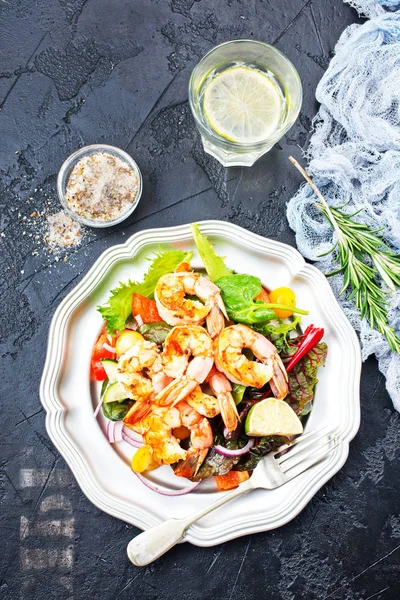 Salad Fried Shrimps Plate Fresh Salad — Stock Photo, Image