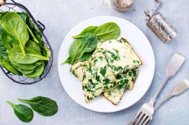 plaka, yumurta omlet ıspanaklı omlet