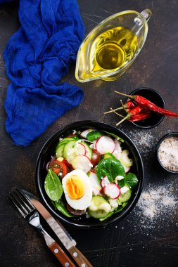 siyah kase sebze ile haşlanmış yumurta 