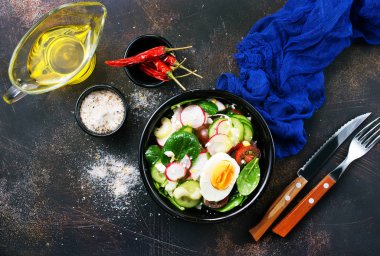 siyah kase sebze ile haşlanmış yumurta 