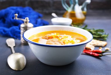 çorba köfte ve sebze, kase çorba ile