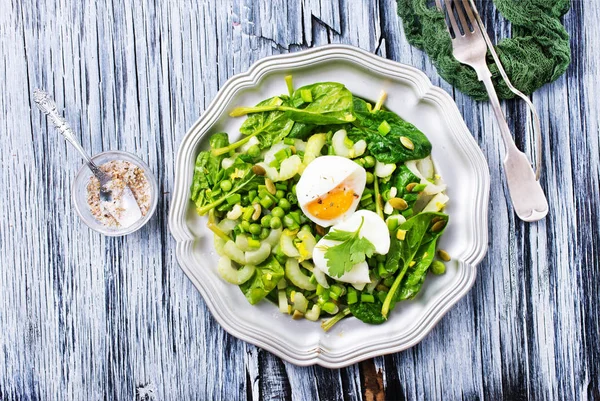 Salad Boiled Egg Fresh Spinach Plate — Stock Photo, Image