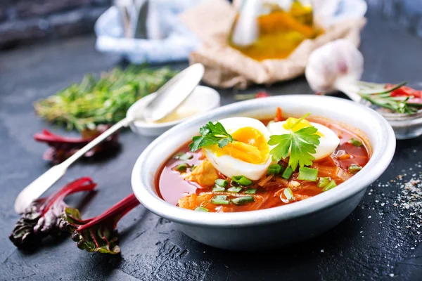 Rübensuppe Mit Gekochtem Schüssel Auf Grauer Tischplatte — Stockfoto