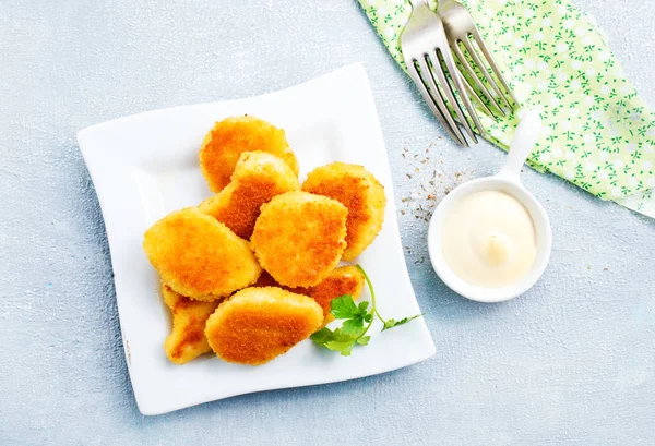 Nuggets Frango Frito Com Molho Prato — Fotografia de Stock