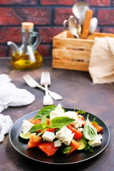 Salade Grecque Avec Ingrédient Frais Sur Assiette — Photo