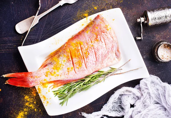 Raw Ocean Perch Plate Table — Stock Photo, Image