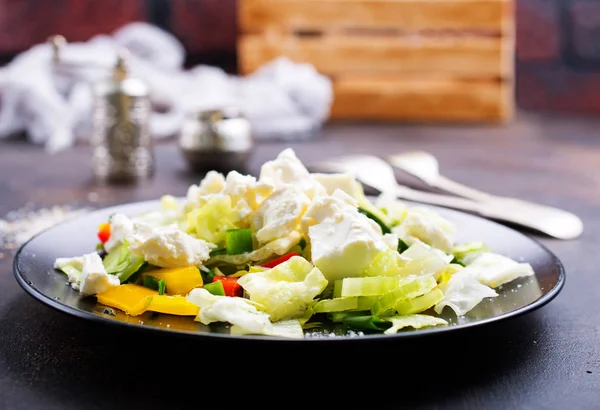 Ensalada Con Verduras Queso Plato —  Fotos de Stock