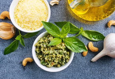 Pesto kase, pesto sos taze malzemelerle