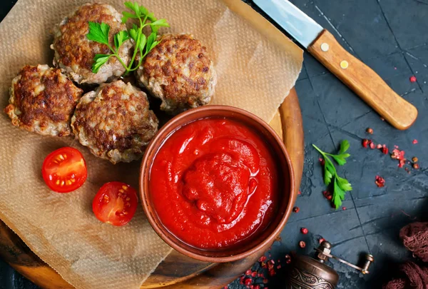 Frikadellen Mit Tomatensauce Gebratene Fleischbällchen — Stockfoto