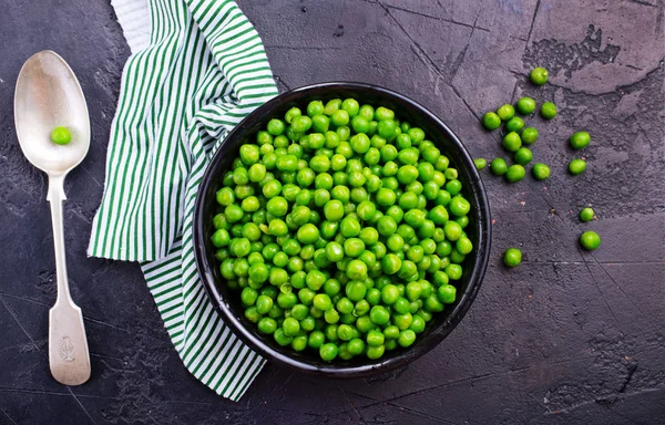 Los Guisantes Verdes Escudilla Mesa —  Fotos de Stock