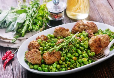 köfte tabağı ve bir tablo