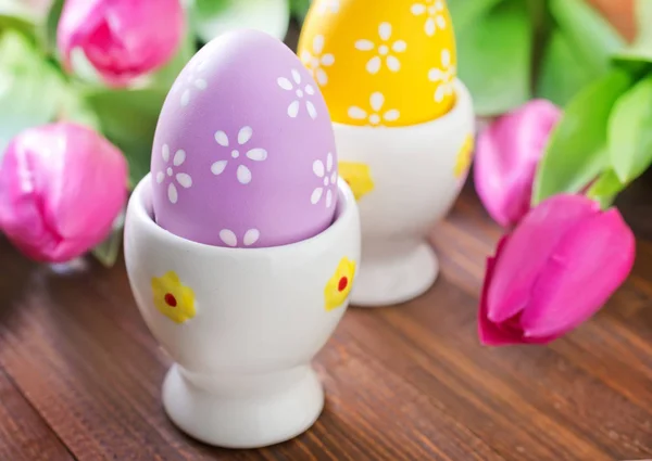 Uova Pasqua Colorate Sul Tavolo — Foto Stock