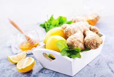 limon, nane ve Kızıl bir tablo