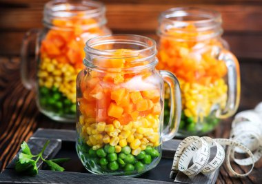 karıştırmak zerzevat cam banka ve bir tablo