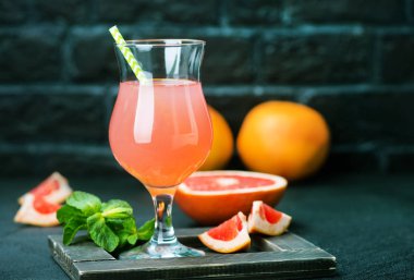 greyfurt suyu cam ve bir tablo