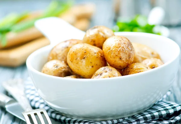 Las Patatas Fritas Escudilla Sobre Mesa —  Fotos de Stock