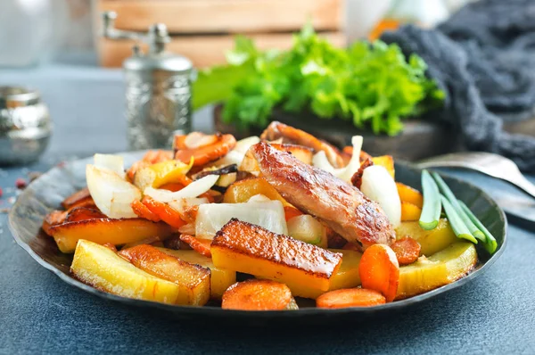 Kartoffeln mit Fleisch — Stockfoto