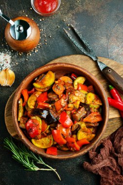 Kızarmış sebzeler