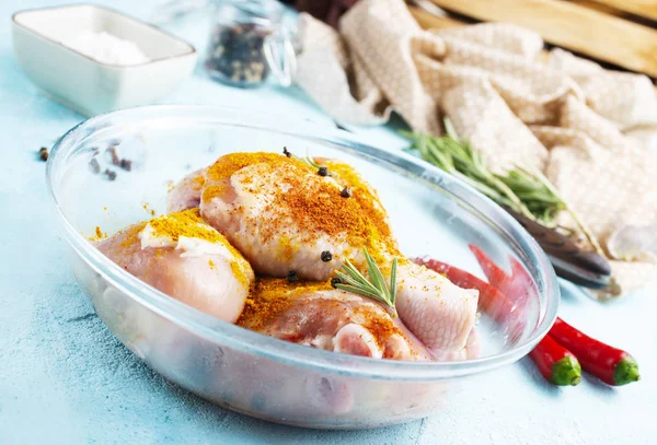 Raw chicken legs — Stock Photo, Image