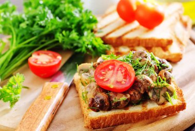 mantar ile ekmek