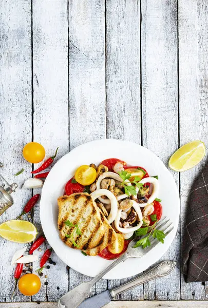 Insalata con frutti di mare — Foto Stock