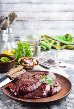 pişmemiş karaciğer