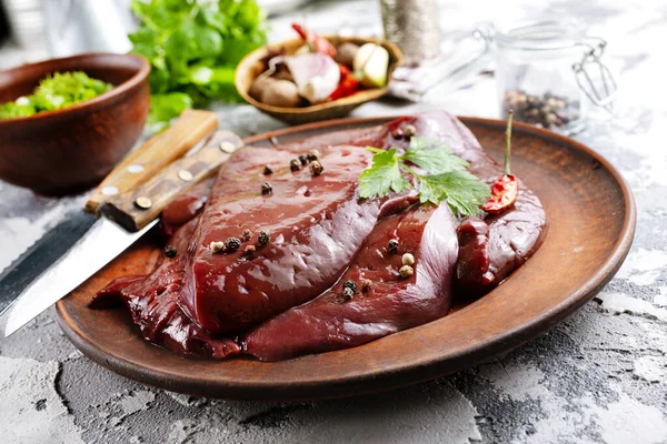 Raw liver — Stock Photo, Image