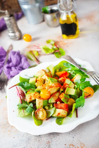 Salade Aux Légumes Avocat Arôme Épice — Photo