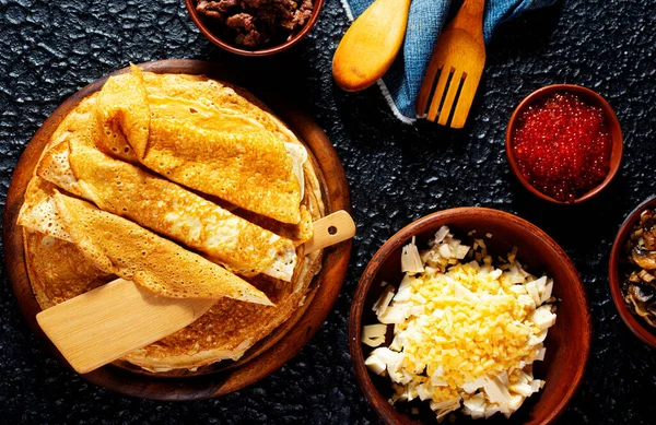 A stack of thin pancakes on a plate — Stock Image Stack Thin Pancakes Plate Stock Picture