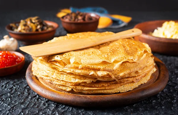 A stack of thin pancakes on a plate — Stock Image Stack Thin Pancakes Plate Stock Picture
