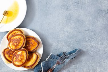 Tabakta gözleme, ballı krep, tatlı krep.