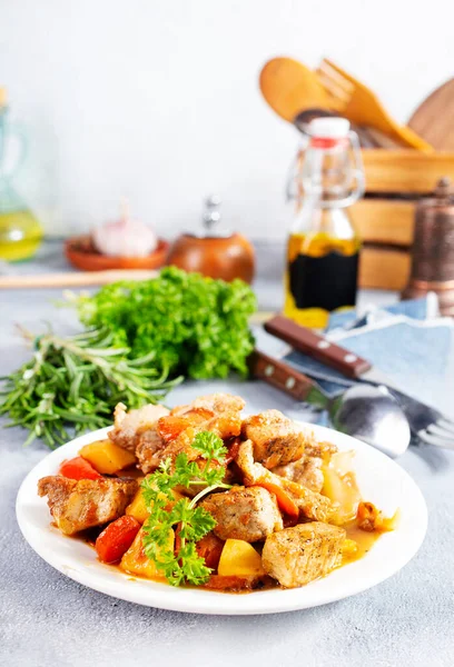 Carne Frita Carne Con Verduras Plato —  Fotos de Stock