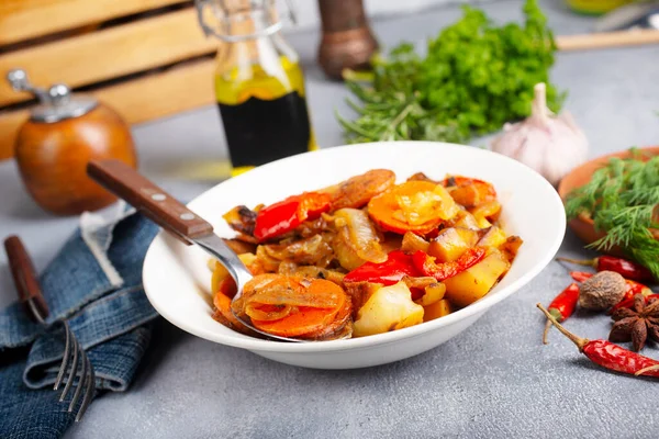 Bratkartoffeln Mit Karottenzwiebeltonate Gebratenes Gemüse — Stockfoto