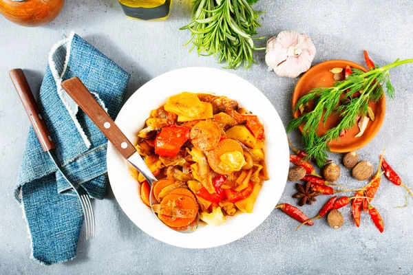 Papa Frita Con Cebolla Zanahoria Tomate Verduras Fritas — Foto de Stock