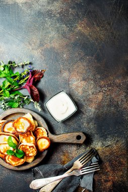 Kahvaltıda mini gözleme gevreği. Kahvaltıda servis edilen mini gözleme gevreği.